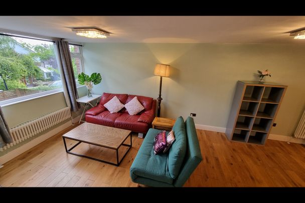 4 Bed Terraced House, Cranford Close, SW20 - Photo 1