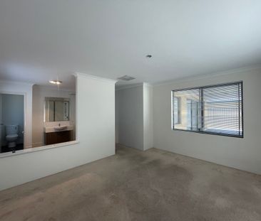 Large 4x2 Family Home - Photo 5