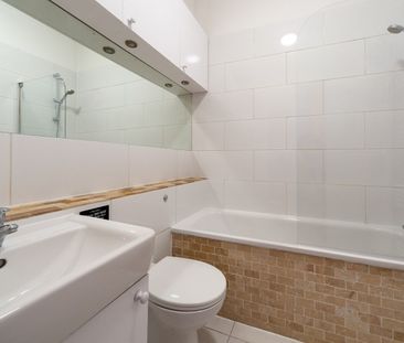 Room in a Shared House, Tooting High Street, SW17 - Photo 4