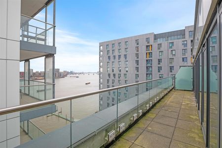 Penthouse To Let - Photo 3