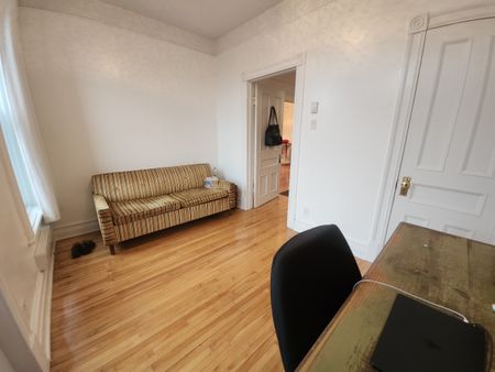 Le plateau Mont-Royal : Superbe unité rénovée de 3 chambres à coucher - Photo 3