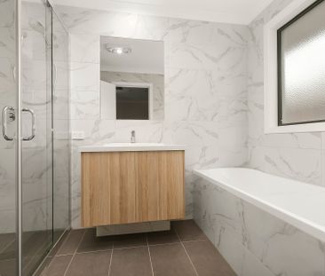 Neatly presented townhouse - Photo 5
