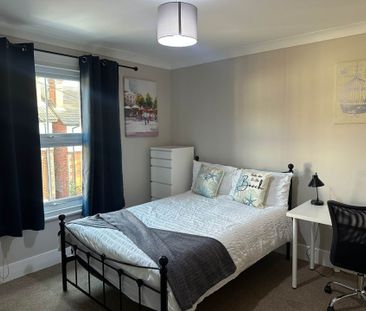 Room 2: 18 Rupert Road, Guildford, GU2 7NE - Photo 5