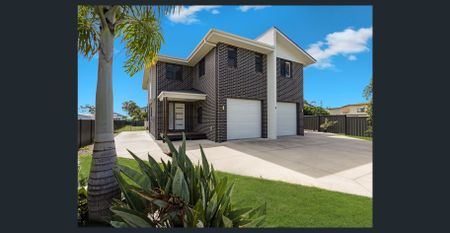 WAKE UP TO OCEAN VIEWS, WALK TO BEACH/SHOPS, AC/FENCED YARD - Photo 3