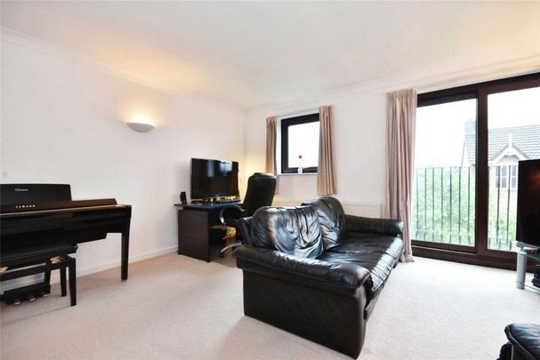 3 bedroom flat to rent - Photo 1