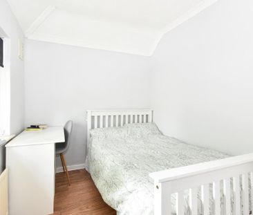 4 bedroom terraced house to rent - Photo 6