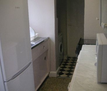 Student House 4 bed roomed available - Photo 1