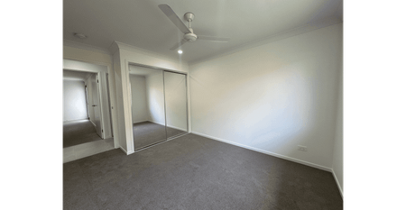 Spacious 4-Bedroom, 2-Bathroom House - Photo 5