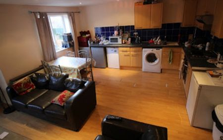 6 Bed - Flats 3&4 , 71 Cardigan Road, Hyde Park, Leeds - LS6 1EB - Student - Photo 5