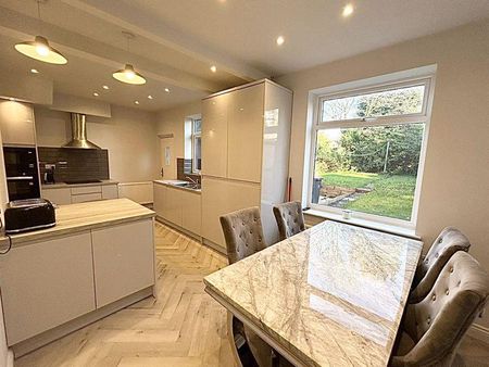 3 bedroom semi-detached house to rent - Photo 5