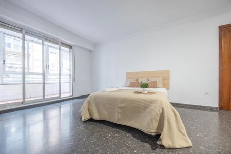 Carrer de Roís de Corella, Valencia, Valencian Community 46007 - Photo 3