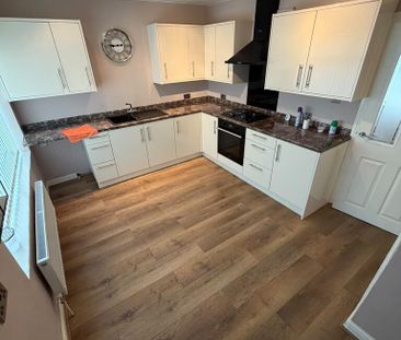 3 bedroom terraced house to rent - Photo 5