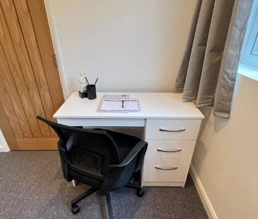 1 bedroom in a house share to rent - Photo 6