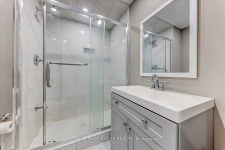 Detached Home For Lease | E8463814 - Photo 4