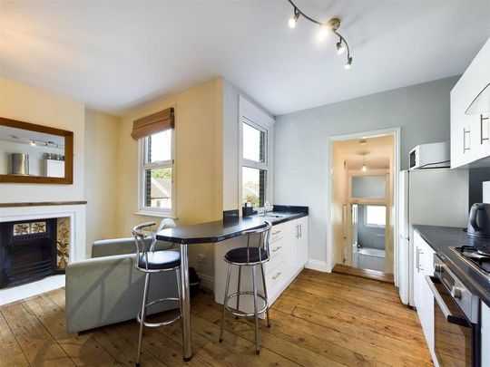 2 bedroom maisonette to rent - Photo 1