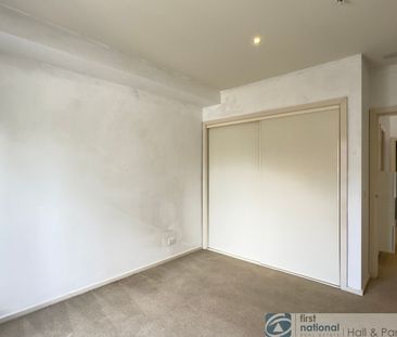 8 / 2-4 Hutton Street, Dandenong - Photo 2