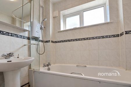 2 bedroom flat to rent - Photo 4