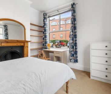 3 bedroom semi-detached house to rent - Photo 4