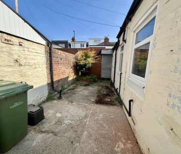 2 bedroom terraced house to rent - Photo 5