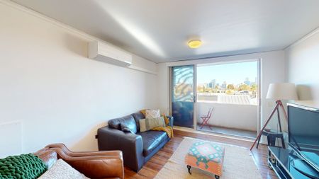 Spacious Two-Bedroom Apartment in Prime Carlton North Location! - Photo 2