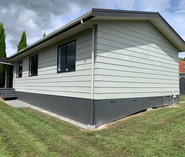Renovated 3 bedroom home - Photo 1