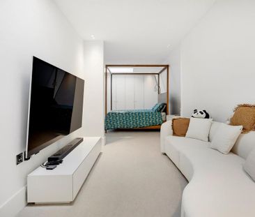 6 bedroom detached house to rent - Photo 4
