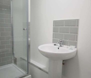 Old Court Street, Hyde, SK14 - Photo 3