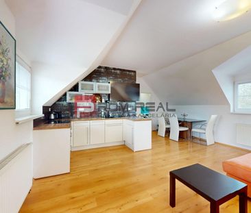 3D OBHLIADKA - Veľký 2-izbový podkrovný byt s rozlohou 62 m2 + terasa - Photo 6