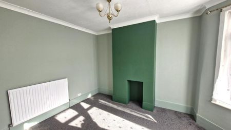 2 bedroom terraced house to rent - Photo 4