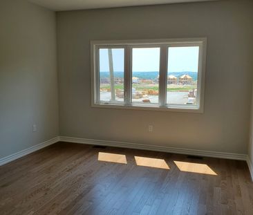 For Lease - 8 Greer Street, Barrie, Ontario - Photo 2