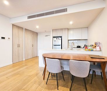 Fully Furnished Spacious One Bed Plus Study - Photo 6