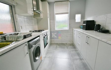 3 bedroom terraced house to rent - Photo 5