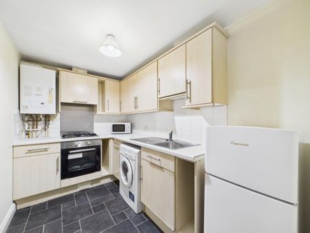 1 bedroom ground floor flat to rent - Photo 3