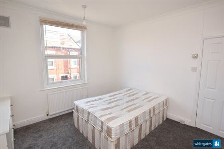 Shafton Place, Leeds, West Yorkshire, LS11 - Photo 4