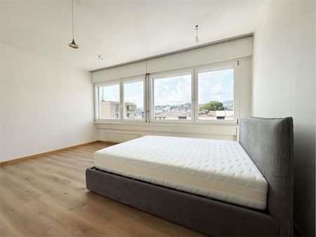 2.5 room apartment furnished in the center of Lugano, Elvetico area - Photo 4