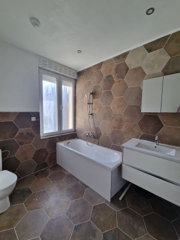 Location Appartement 5 pièces 151m² DELLE 90100 - Photo 2