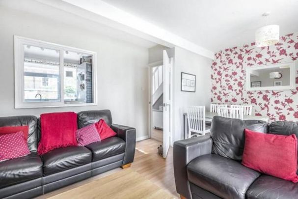 3 bedroom maisonette to rent - Photo 1