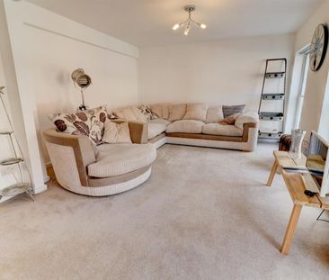 2 BED Flat To rent - Photo 4