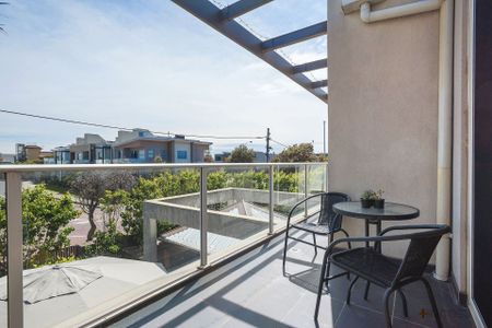 STEPS TO THE BEACH | FULLY FURNISHED | UTILITIES INCLUDED - Photo 5