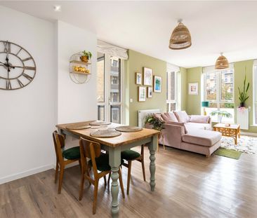 Gresham Place, E3 - Photo 1