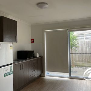 6/4 Cranbourne Drive, 3977, Cranbourne Vic - Photo 2