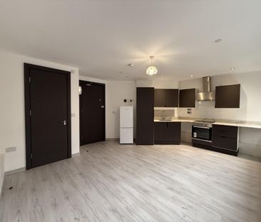 Studio to rent - Photo 2