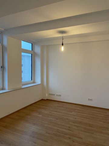 Stilvoll wohnen am Kesselbrink – moderne 2-Zimmer-Wohnung mit Einbauküche und Balkon - Photo 2