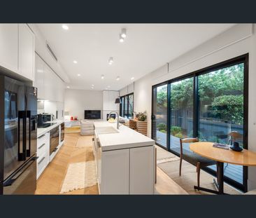 2/5 Valdemar Court, Brighton East, Vic 3187 - Photo 1