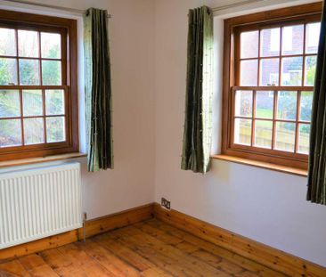 3 bedroom end of terrace house to rent - Photo 3