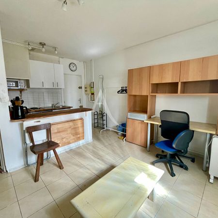 Location Appartement 1 pièce 20m² - Photo 3