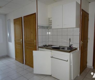 A LOUER A BEZANNES, proche REIMS, STUDIO DANS PETIT IMMEUBLE CALME - Photo 3