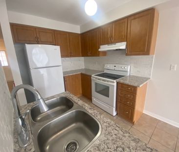 For Lease - 70 Charcoal Way, Brampton, Ontario - Photo 5