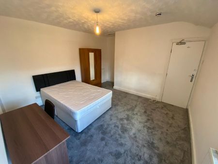 5 bedroom house to rent - Photo 2