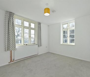 2 bedroom end of terrace house to rent - Photo 5